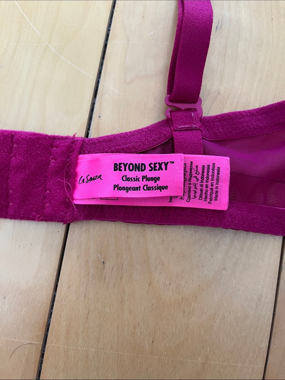 La Senza Fushia Beyond Sexy Classic Plunge Bra - Picture 2 of 3